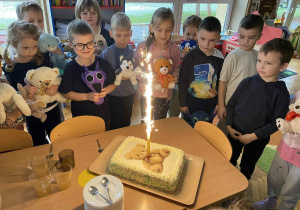 Grupa II i tort dla misia