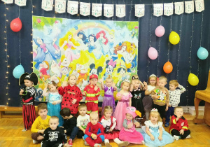 Grupa I w bajkowych kostiumach